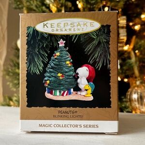 1993 Peanuts Blinking Lights Hallmark Keepsake Ornament - #3 in Series (QLX7155)
